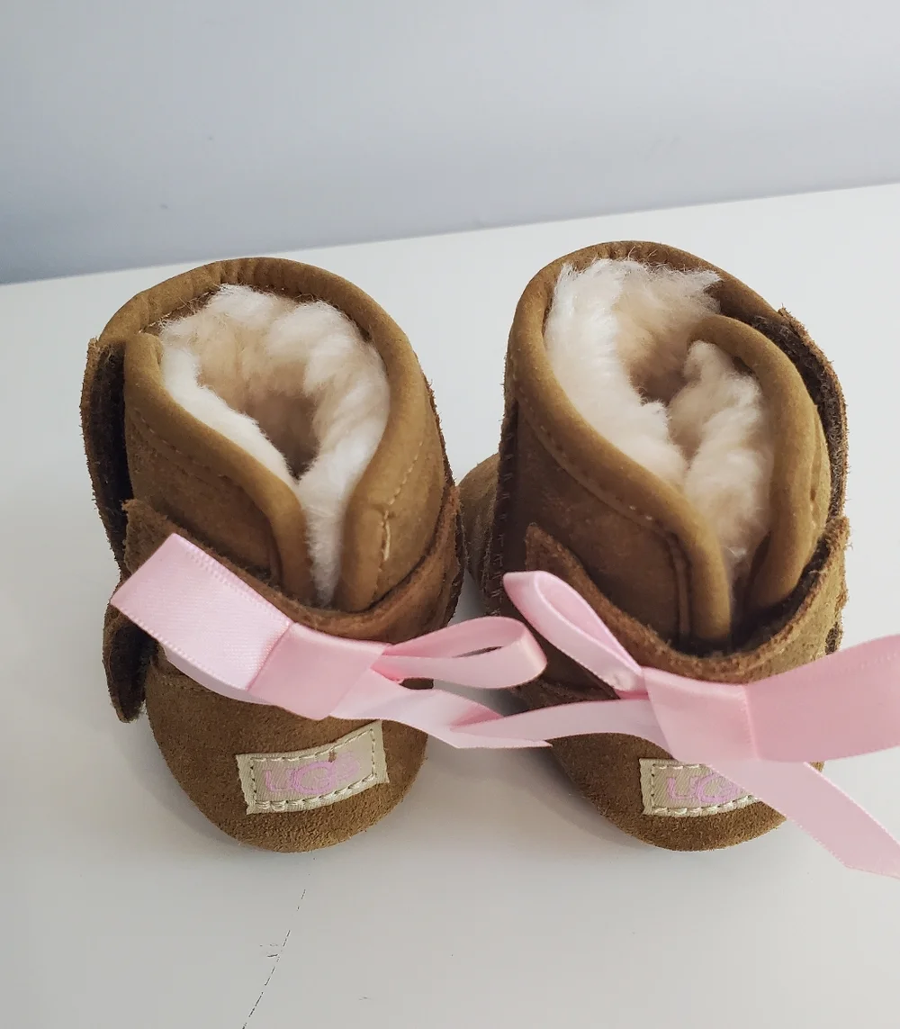 UGG Jesse Bow II  Infant size 0/1